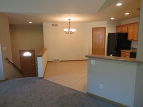 130-134 Nordic Way in Slinger, WI - Building Photo - Building Photo