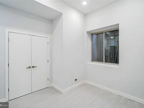 2417 N 7th St in Philadelphia, PA - Foto de edificio - Building Photo