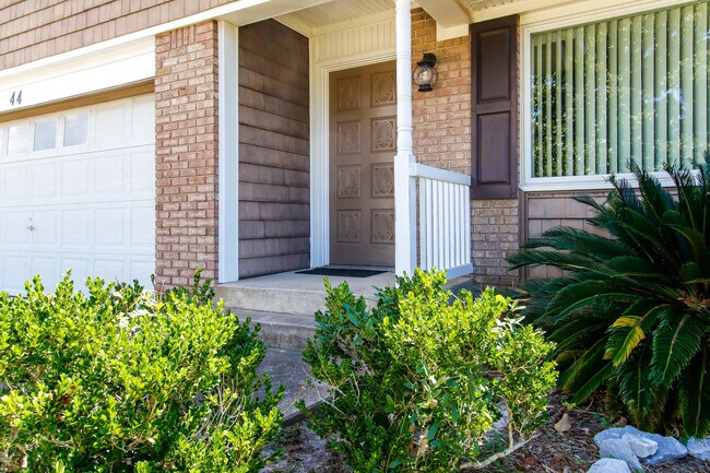44 9th St in Shalimar, FL - Building Photo - Building Photo