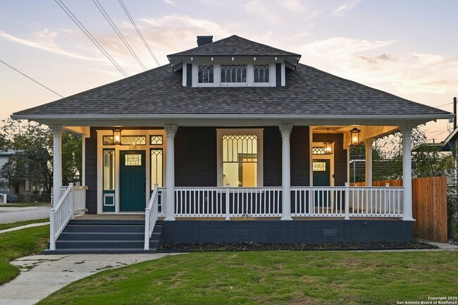 207 Loretta Pl in San Antonio, TX - Building Photo - Building Photo