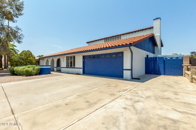 2058 E Oxford Dr in Tempe, AZ - Foto de edificio - Building Photo