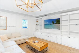 16550 SW 77th Ct in Palmetto Bay, FL - Building Photo - Building Photo