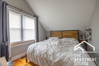 3023 N Oakley Ave, Unit 2 in Chicago, IL - Building Photo - Building Photo