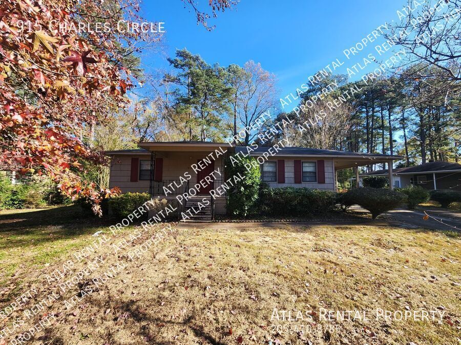 915 Charles Cir in Birmingham, AL - Building Photo