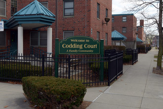 Codding Court in Providence, RI - Foto de edificio - Building Photo