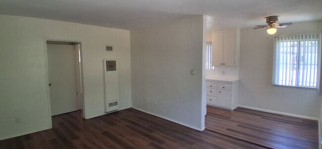 847 E 78th St in Los Angeles, CA - Building Photo - Building Photo