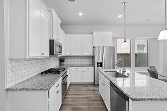 2106 Ironwood Pass Dr in Missouri City, TX - Building Photo - Building Photo