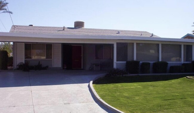 43420 Illinois Ave in Palm Desert, CA - Building Photo - Building Photo