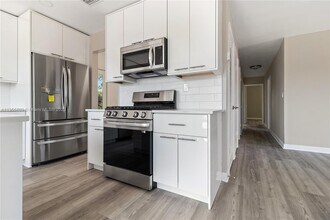 2845 SW 24th St-Unit -2 in Miami, FL - Building Photo - Building Photo