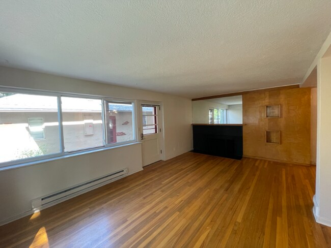 1227 S Division St-Unit -3 in Spokane, WA - Building Photo - Building Photo