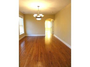 7554 N Claremont Ave-Unit -2 in Chicago, IL - Building Photo - Building Photo