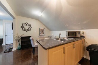 117 Cheritan Av in Toronto, ON - Building Photo - Building Photo