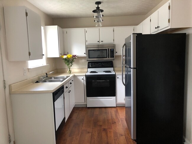 property at 104 Waterview Dr