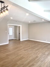 10134 Memory Park Ave in Los Angeles, CA - Building Photo - Building Photo