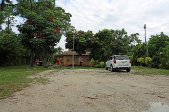 4308 Forest Ln in Lake Worth, FL - Building Photo - Building Photo