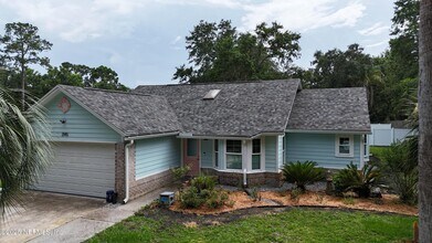 2145 Cashen Wood Dr in Fernandina Beach, FL - Building Photo - Building Photo