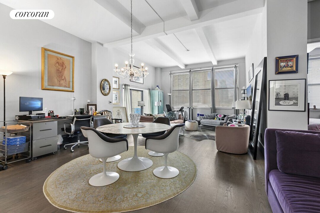 114-116 E 13th St in New York, NY - Building Photo