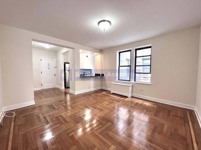 105 Pinehurst Ave in New York, NY - Foto de edificio - Building Photo