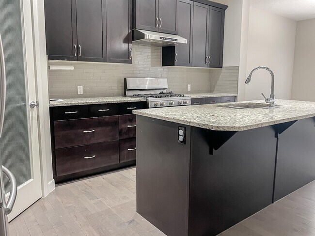 property at 19 Nolanfield Cres NW