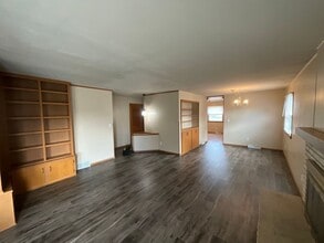 3850 S 75th St in Milwaukee, WI - Building Photo - Building Photo