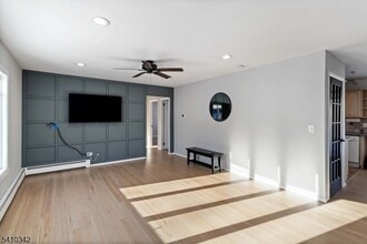 9 McKinley Pl in West Milford, NJ - Foto de edificio - Building Photo