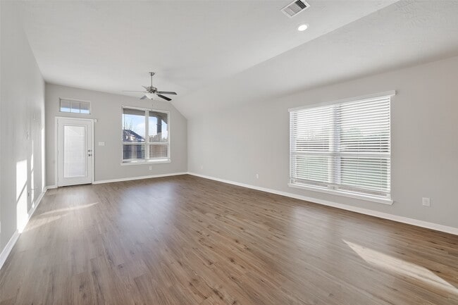 151 Scenic Hills Ct in Montgomery, TX - Building Photo - Building Photo