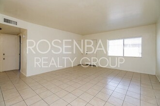 1326 N Miller Rd in Tempe, AZ - Foto de edificio - Building Photo