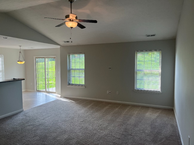 3807 Crown Ridge Ln in Jeffersonville, IN - Building Photo - Building Photo