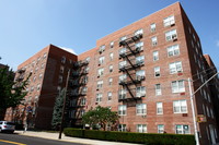 Emily Towers in Flushing, NY - Foto de edificio - Building Photo