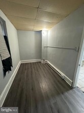 1521-1500 Wakeling St in Philadelphia, PA - Foto de edificio - Building Photo