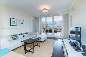 785 Crandon Blvd in Key Biscayne, FL - Building Photo - Building Photo