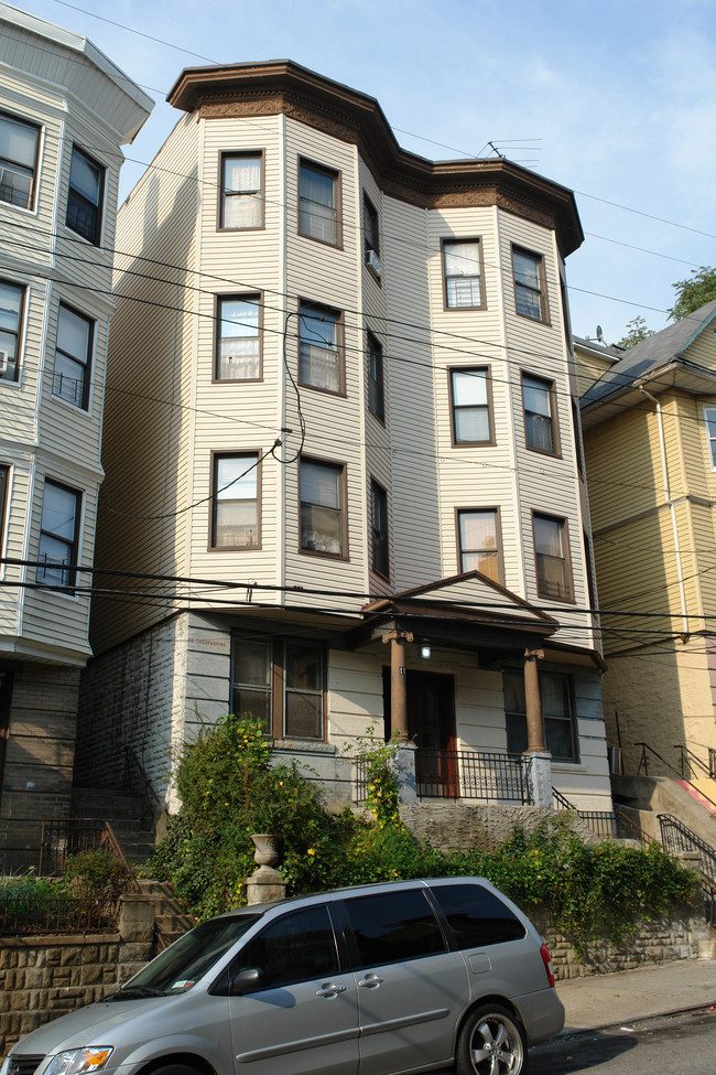 117 Saratoga Ave in Yonkers, NY - Building Photo - Building Photo