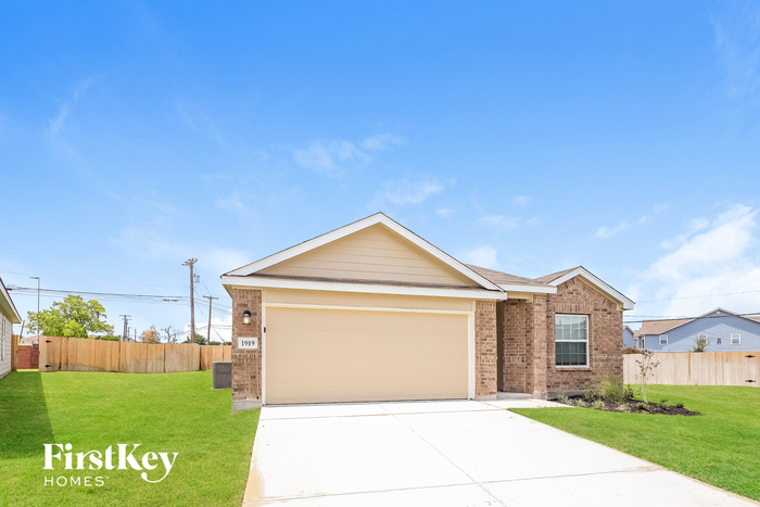 1919 Morse Way in San Antonio, TX - Building Photo