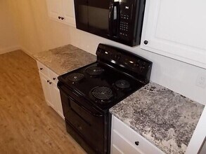 2002 102nd St in Lubbock, TX - Building Photo - Building Photo