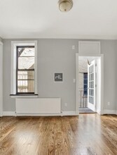 East 5th Street, Unit 5 in New York, NY - Building Photo - Building Photo