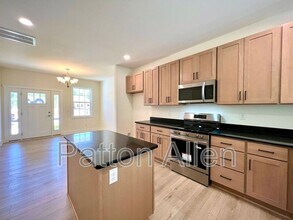 117 N Christie Ct in Fletcher, NC - Building Photo - Building Photo