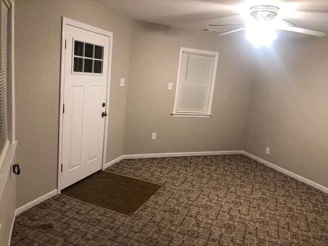 304 NE 8th St, Unit 304 NE 8th St.