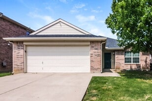 10769 Braemoor Dr in Haslet, TX - Building Photo