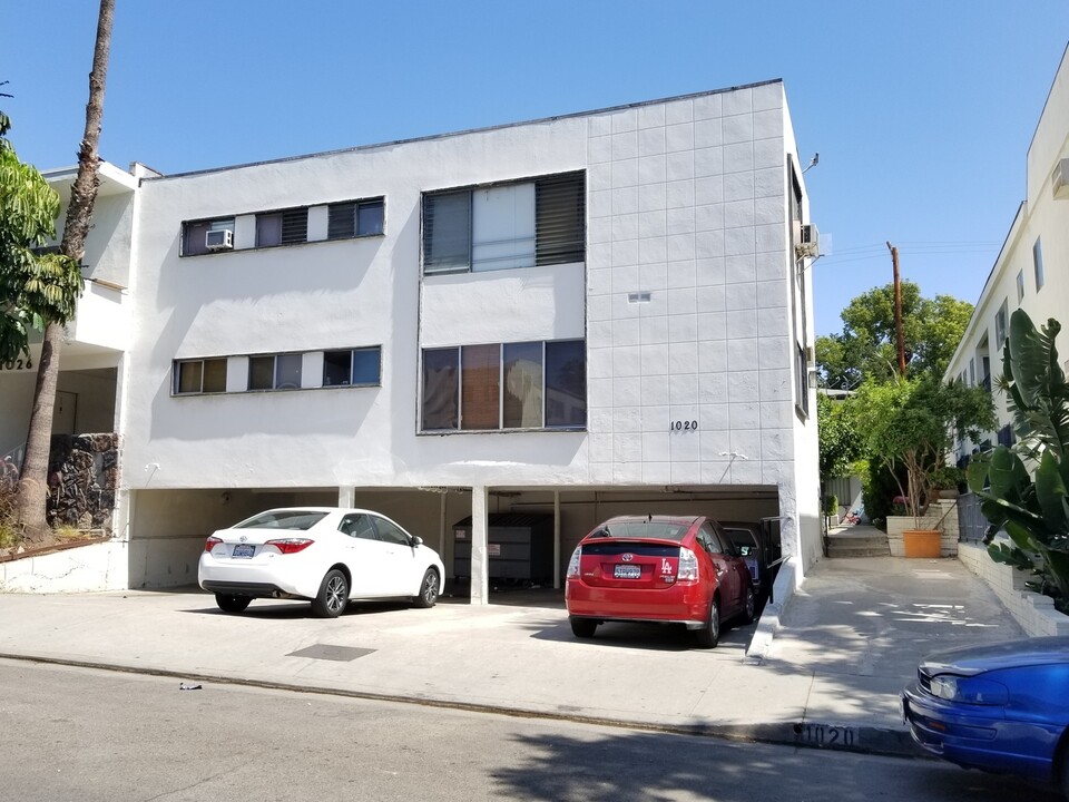 1020 N Curson Ave in West Hollywood, CA - Building Photo