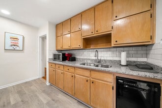 711 Campbell Cir in Hapeville, GA - Building Photo - Building Photo