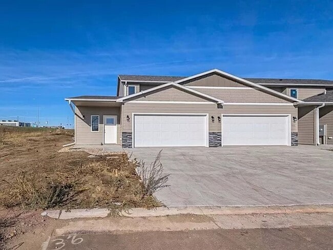 property at 6002 E Copper Pl