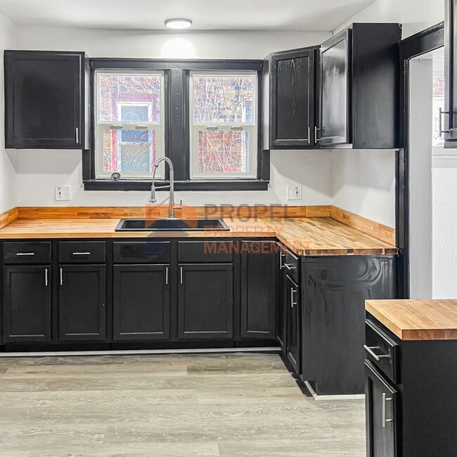 9142 Yorkshire Rd in Detroit, MI - Building Photo - Building Photo