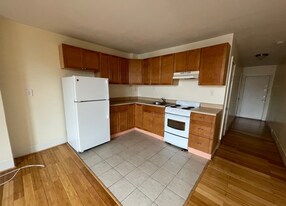 264 Maverick St, Unit 6 in Boston, MA - Building Photo