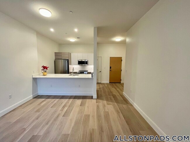 1079 Commonwealth Ave