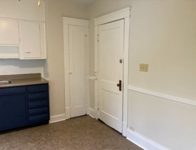 2808 E 124th St in Cleveland, OH - Building Photo - Building Photo