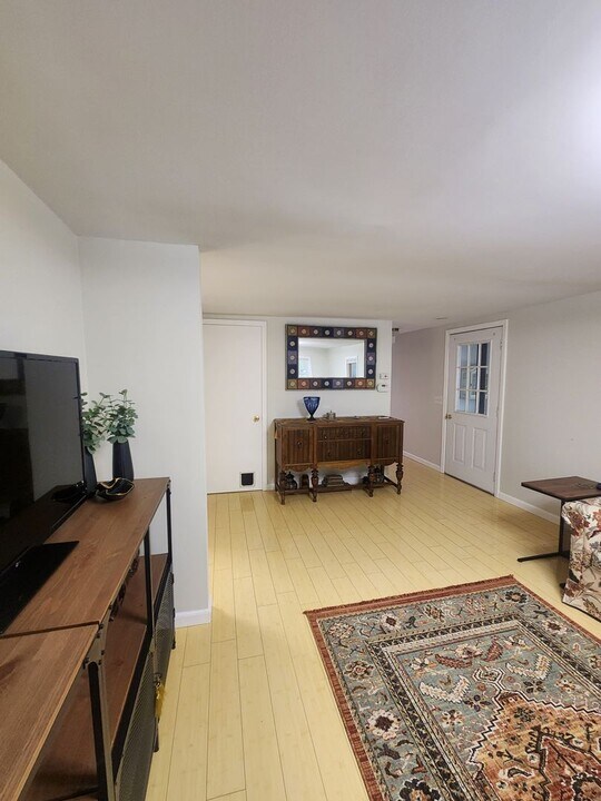 7017 Quaker Rd in Orchard Park, NY - Building Photo