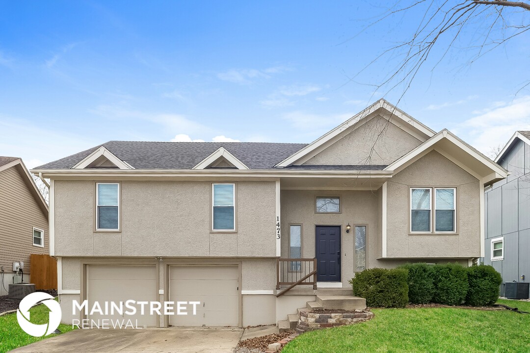 1473 W Mulberry St in Olathe, KS - Foto de edificio