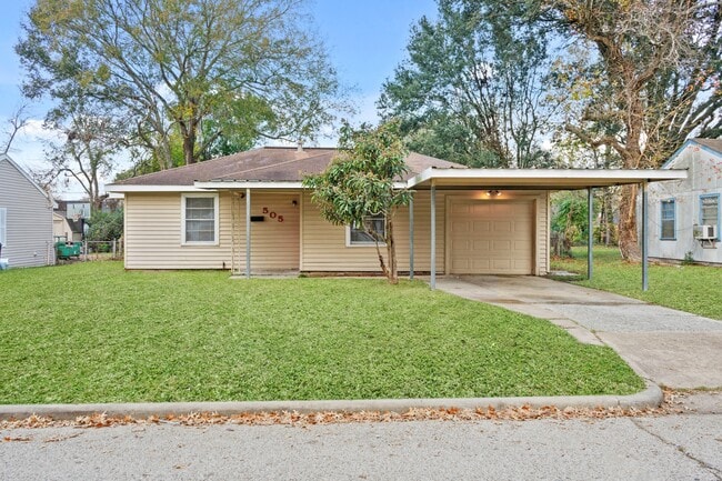 property at 505 S 4th St