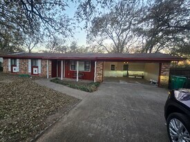 316 S Barbara St in Waco, TX - Building Photo