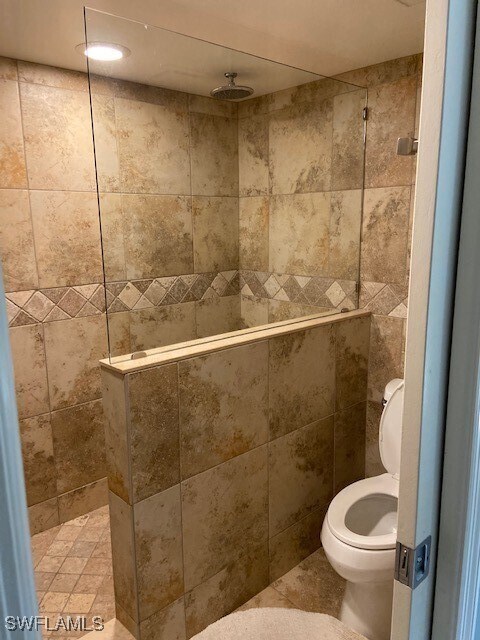 property at 2305 Gulf Shore Blvd N